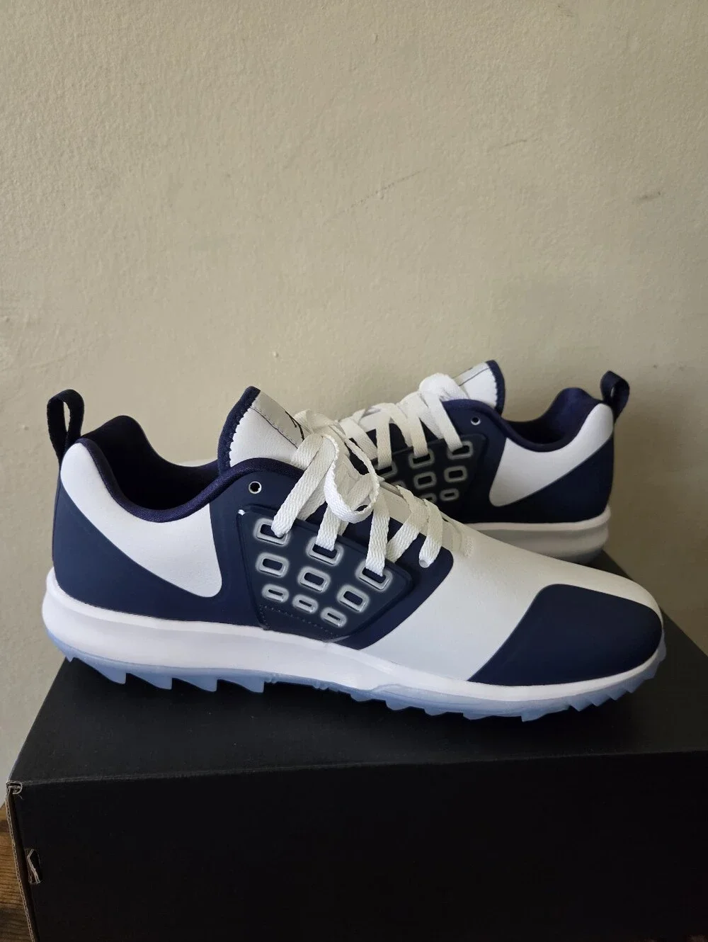 Nike Jordan Grind Golf Shoes White Navy Blue AR0503-100 Men's Size 10.5